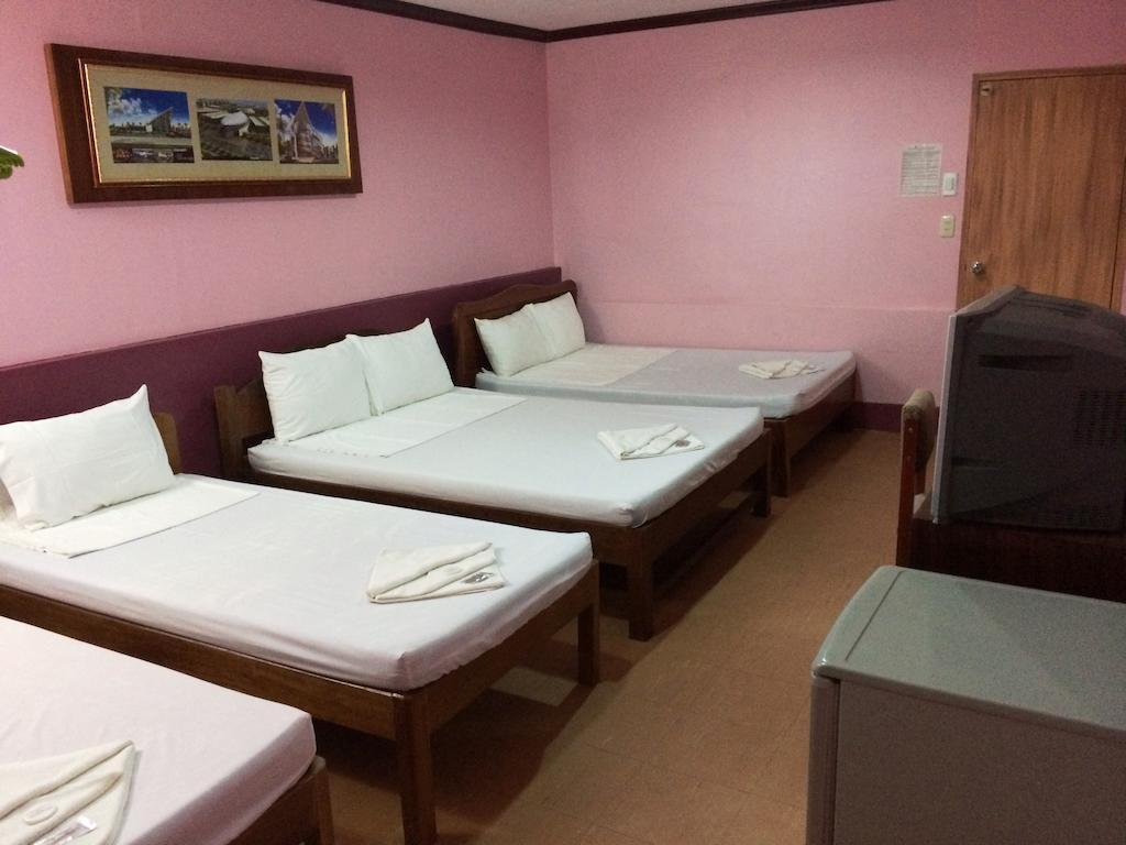 Ysabelle Mansion Bed & Breakfast Puerto Princesa Bagian luar foto