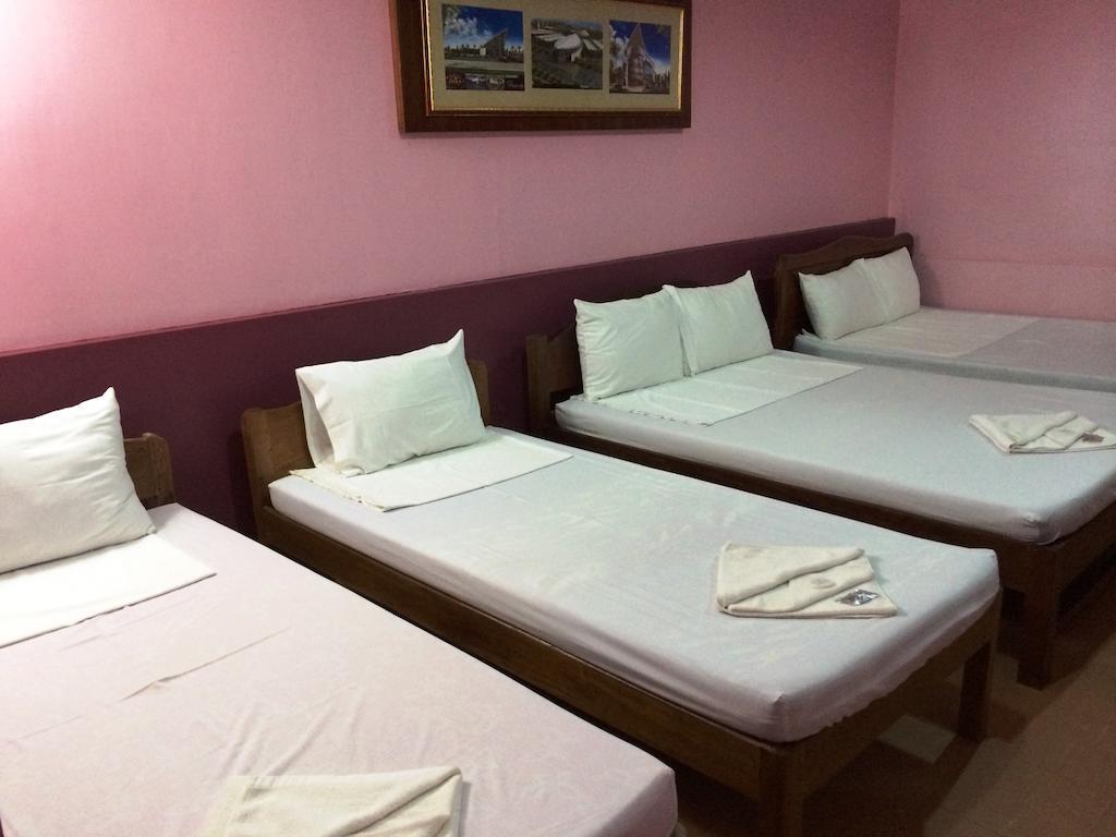 Ysabelle Mansion Bed & Breakfast Puerto Princesa Bagian luar foto
