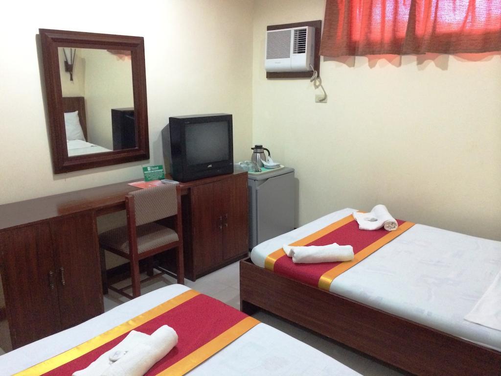 Ysabelle Mansion Bed & Breakfast Puerto Princesa Bagian luar foto