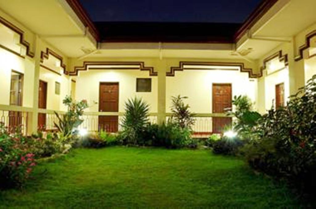 Ysabelle Mansion Bed & Breakfast Puerto Princesa Bagian luar foto