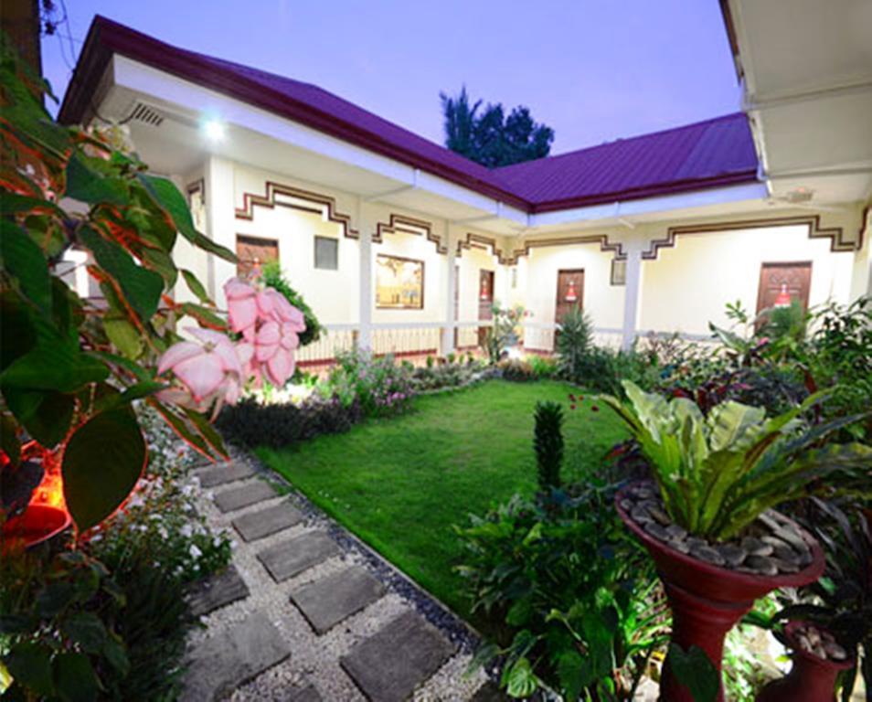 Ysabelle Mansion Bed & Breakfast Puerto Princesa Bagian luar foto