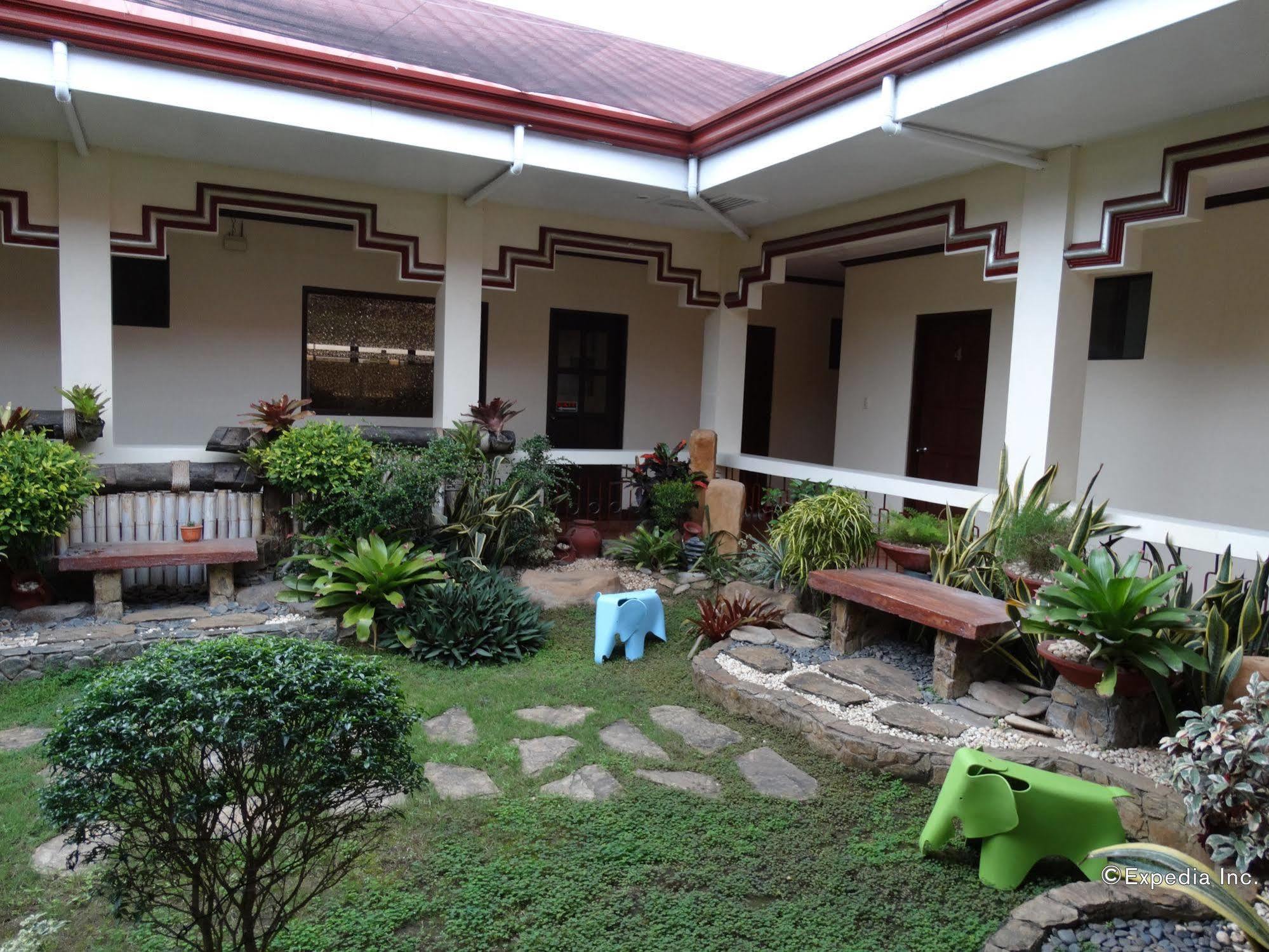 Ysabelle Mansion Bed & Breakfast Puerto Princesa Bagian luar foto
